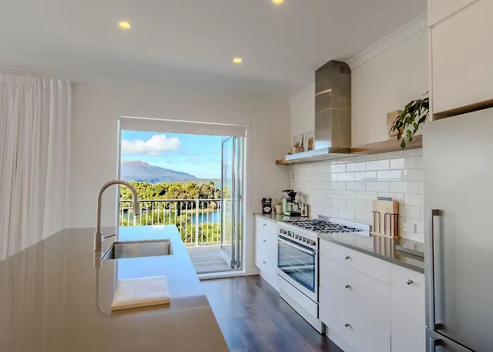 Boat Shed Bay - Stunning Tarawera Views Ferienhaus Rotorua