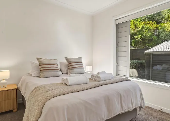 Boat Shed Bay - Stunning Tarawera Views Ferienhaus
