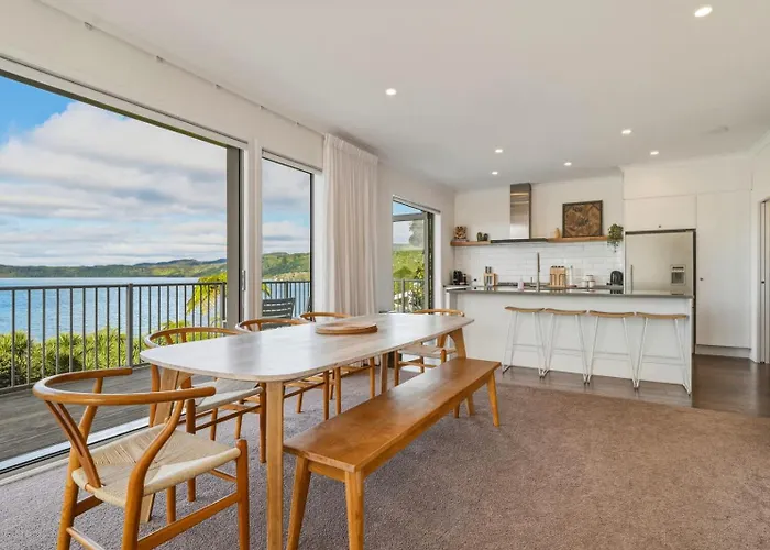 Boat Shed Bay - Stunning Tarawera Views