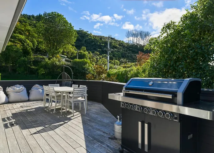 Boat Shed Bay - Stunning Tarawera Views Ferienhaus *